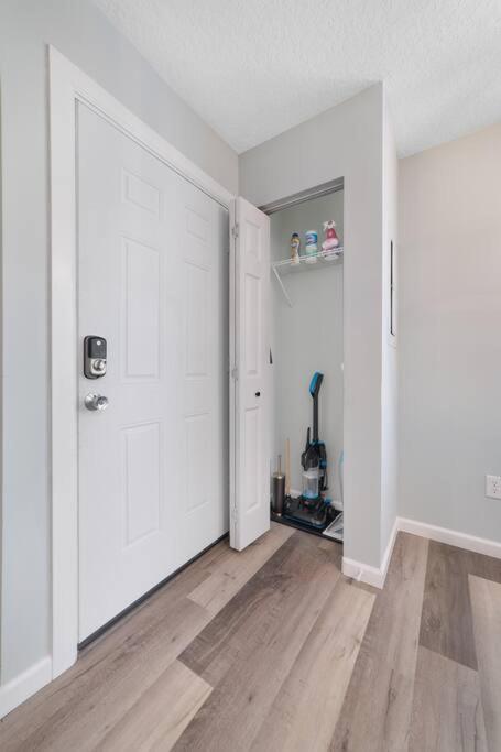 New Modern Bungalow Close To Downtown! Fully Fenced Yard St. Augustine Exterior foto