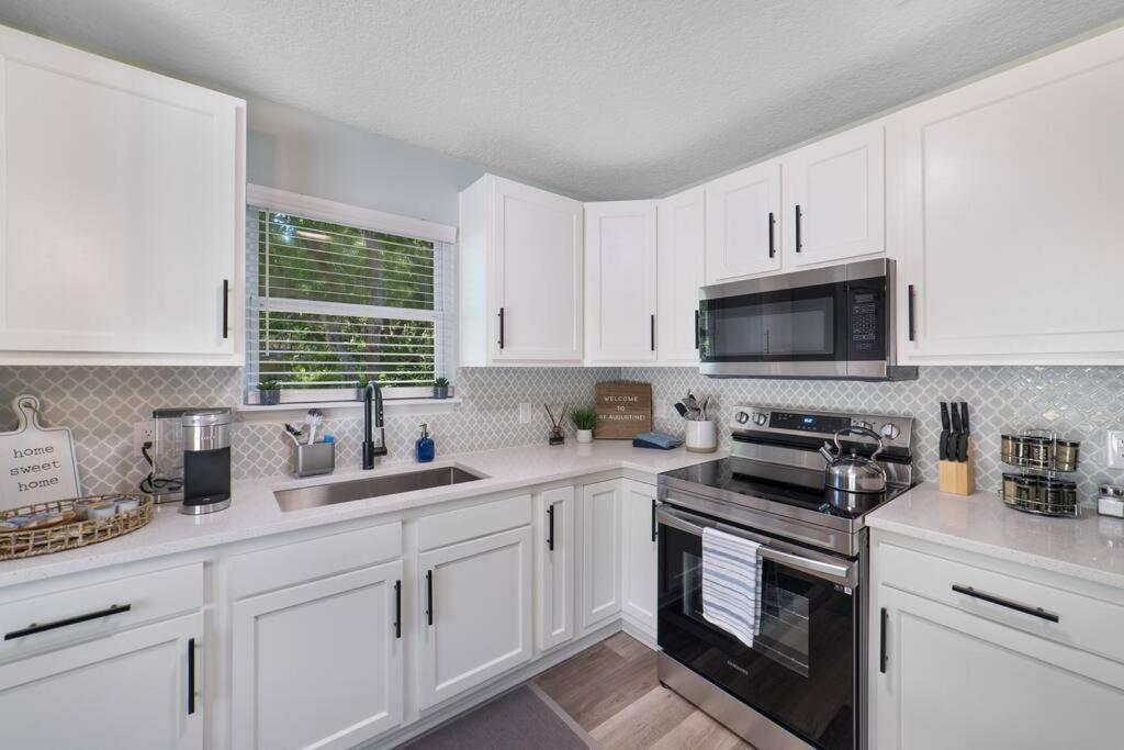 New Modern Bungalow Close To Downtown! Fully Fenced Yard St. Augustine Exterior foto